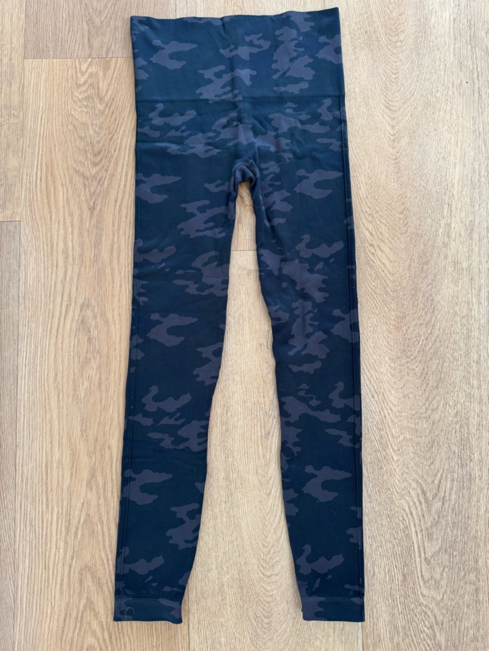 Spanx Look at Me Now Seamless Leggings Black Camo Medium FL3515
